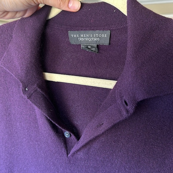 Bloomingdale’s The Men’s Store Purple Cashmere Sweater with Button Collar - Picture 2 of 4